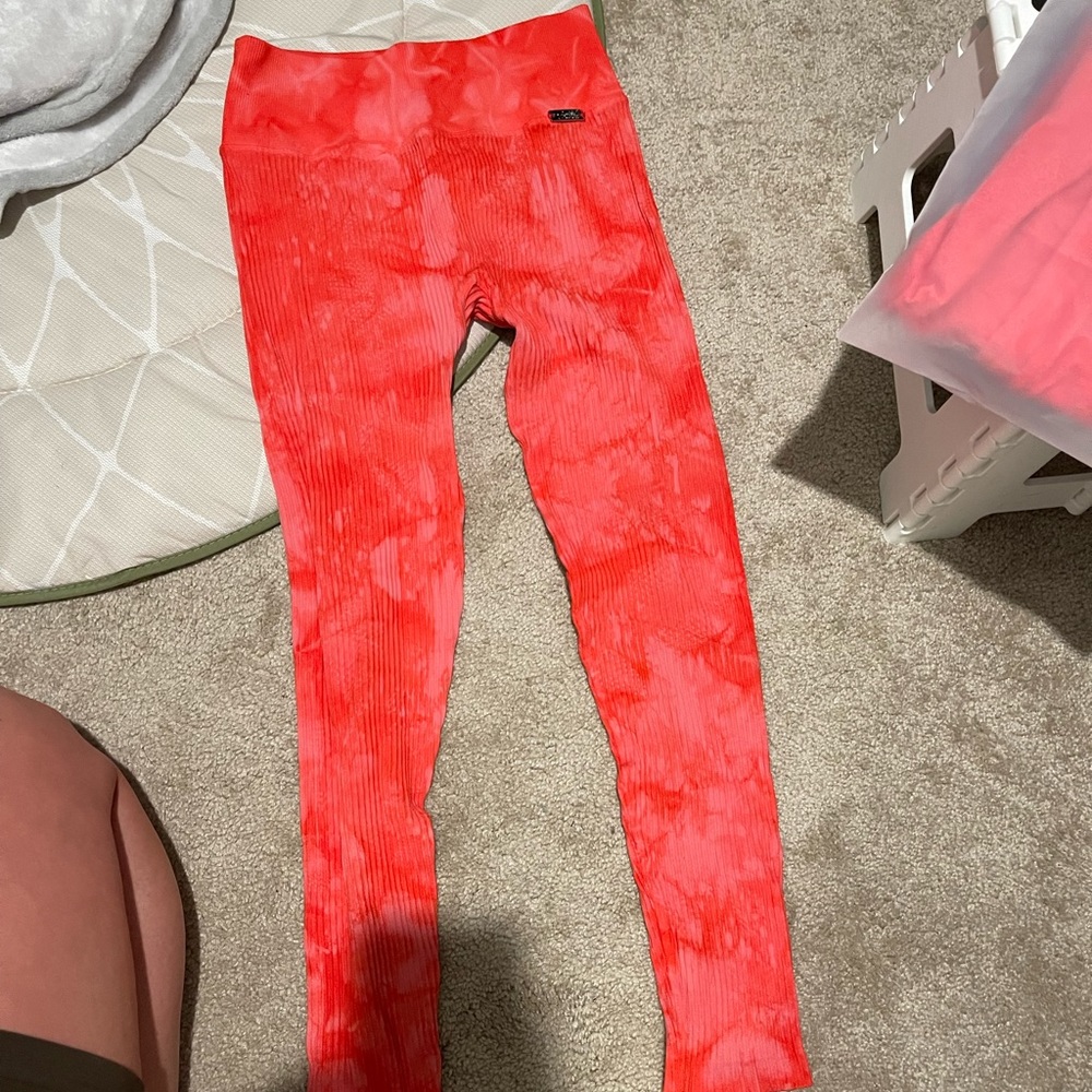 Pink Tie-Dye Bombshell Sportswear Leggings. Ribbed. Sized Medium. Worn once.